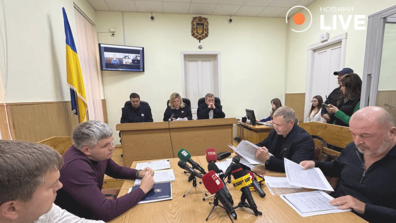 Адвокаты подозреваемого в убийстве Фариона просят суд изменить меру пресечения.