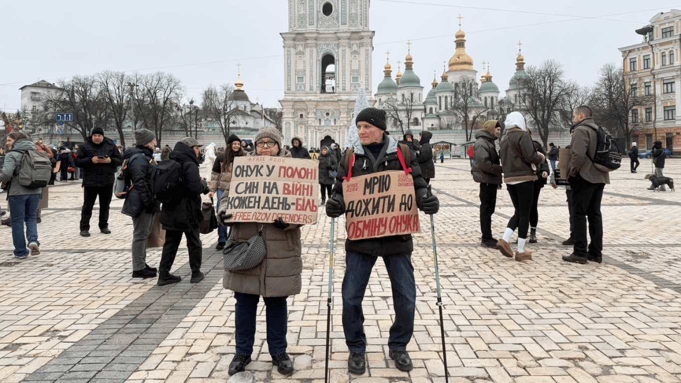 A rally in support of prisoners took place in Kyiv—check out the photo report.