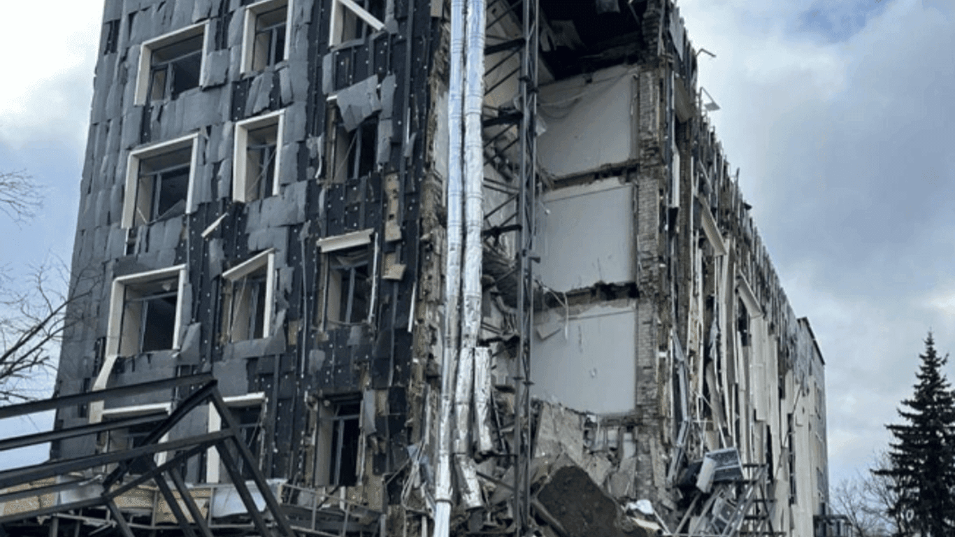 A missile strike on Izium resulted in the death of a boiler plant worker trapped under the rubble.