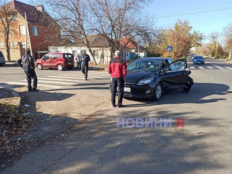 В Николаеве «Фиат» врезался в «Форд»