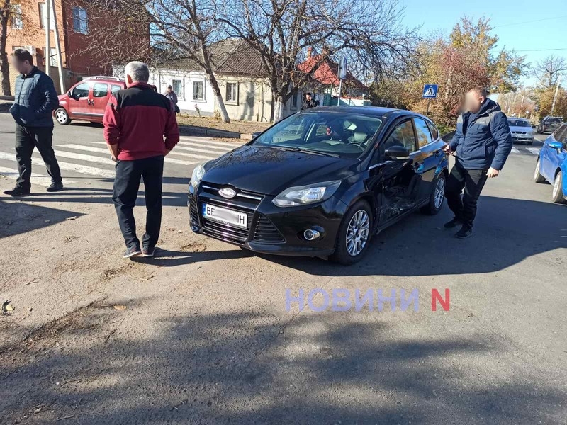 В Николаеве «Фиат» врезался в «Форд»