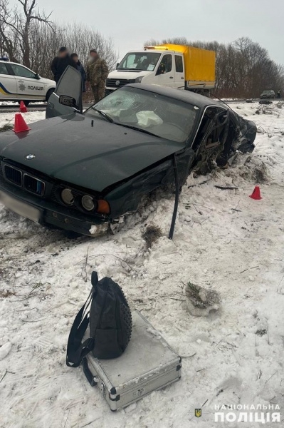 Под Львовом произошло тройное ДТП с участием автопоезда: много погибших, есть раненые (фото)